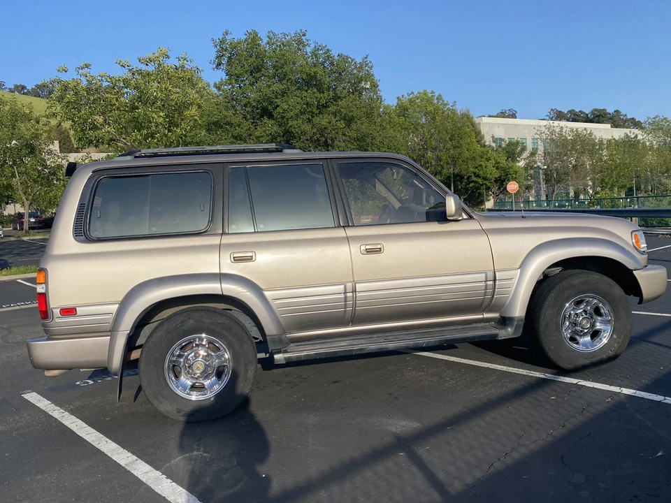 1997 Lexus LX 1st Gen - Image 15 of 31