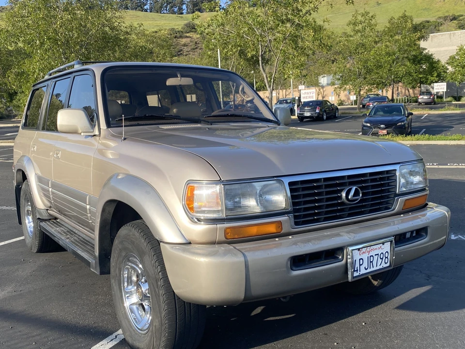 1997 Lexus LX 1st Gen - Image 18 of 31