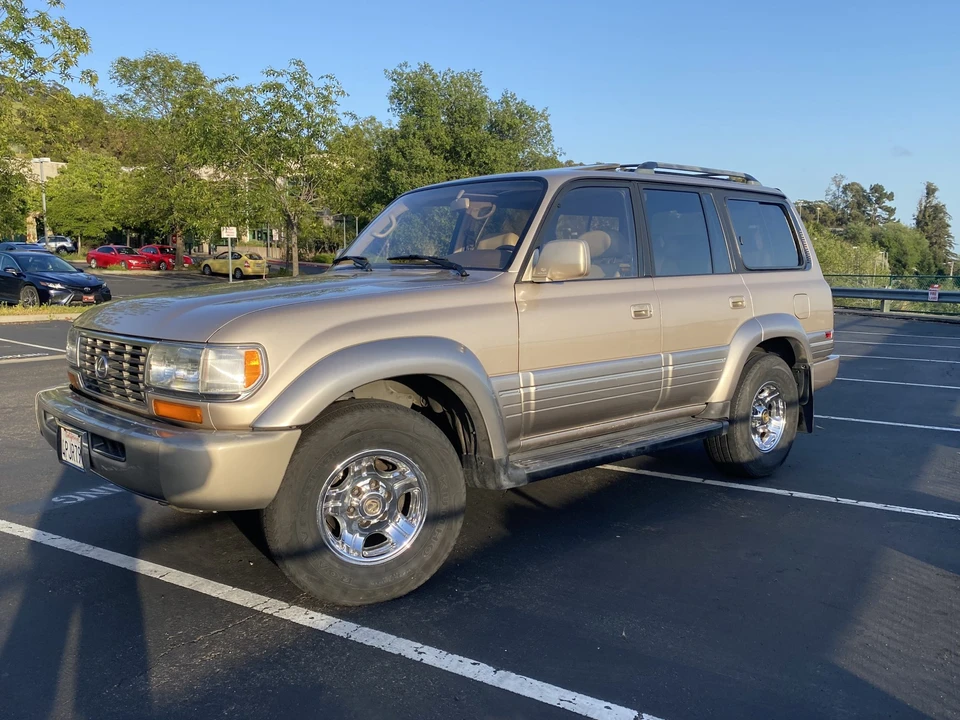 1997 Lexus LX 1st Gen - Image 4 of 31
