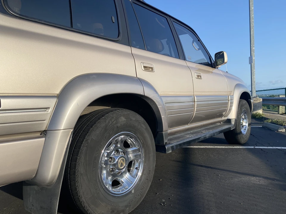 1997 Lexus LX 1st Gen - Image 29 of 31