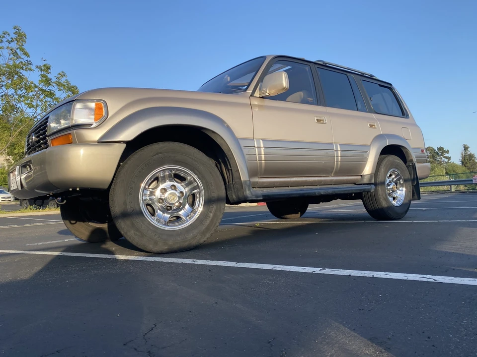 1997 Lexus LX 1st Gen - Image 5 of 31