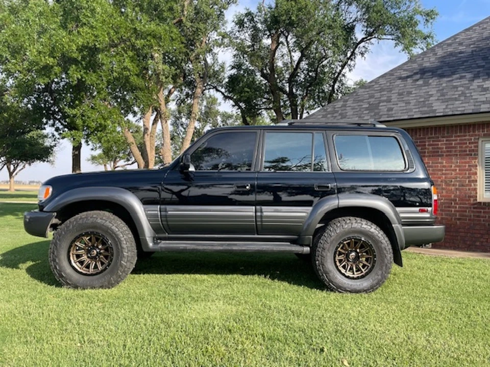 1997 Lexus LX 1st Gen - Image 5 of 31