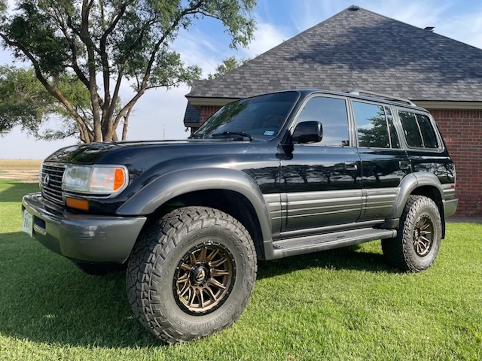 1997 Lexus LX 1st Gen - Image 4 of 31