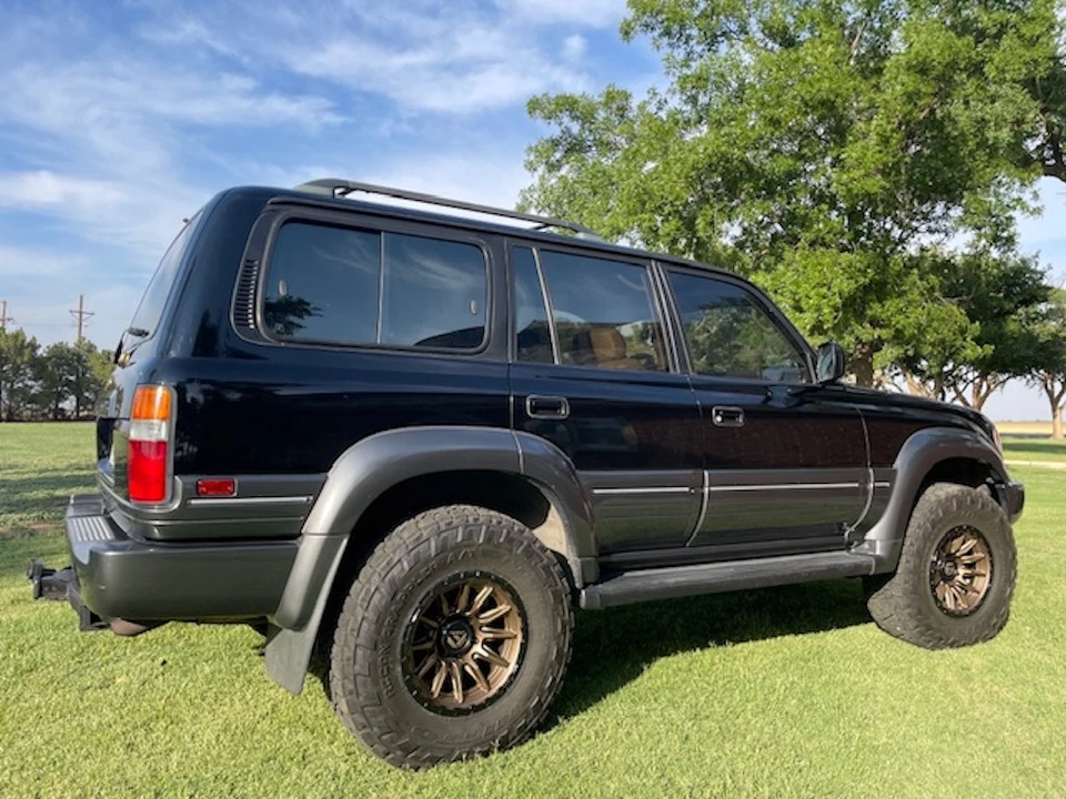 1997 Lexus LX 1st Gen - Image 19 of 31
