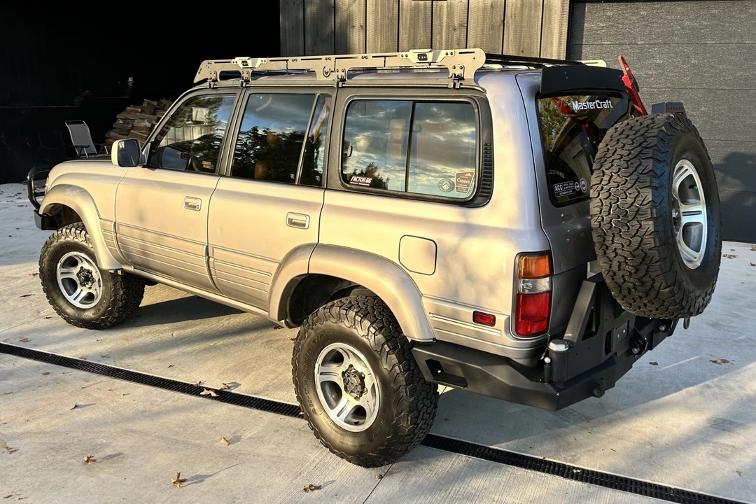 1997 Lexus LX 1st Gen - Image 14 of 31