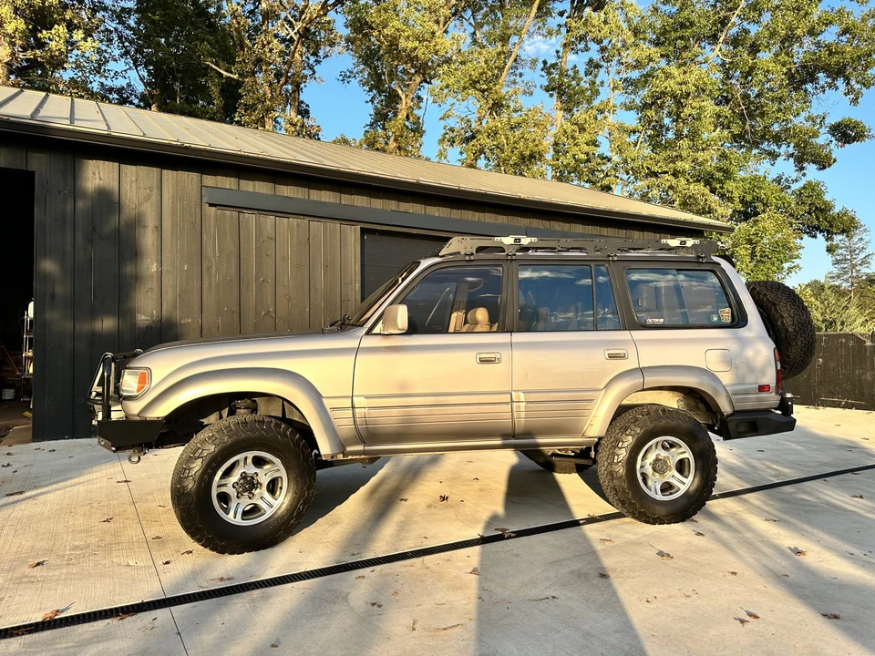 1997 Lexus LX 1st Gen - Image 18 of 31