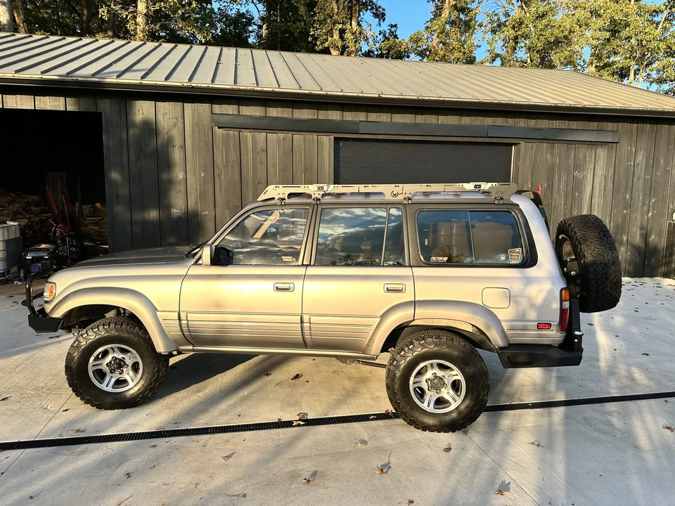 1997 Lexus LX 1st Gen - Image 17 of 31