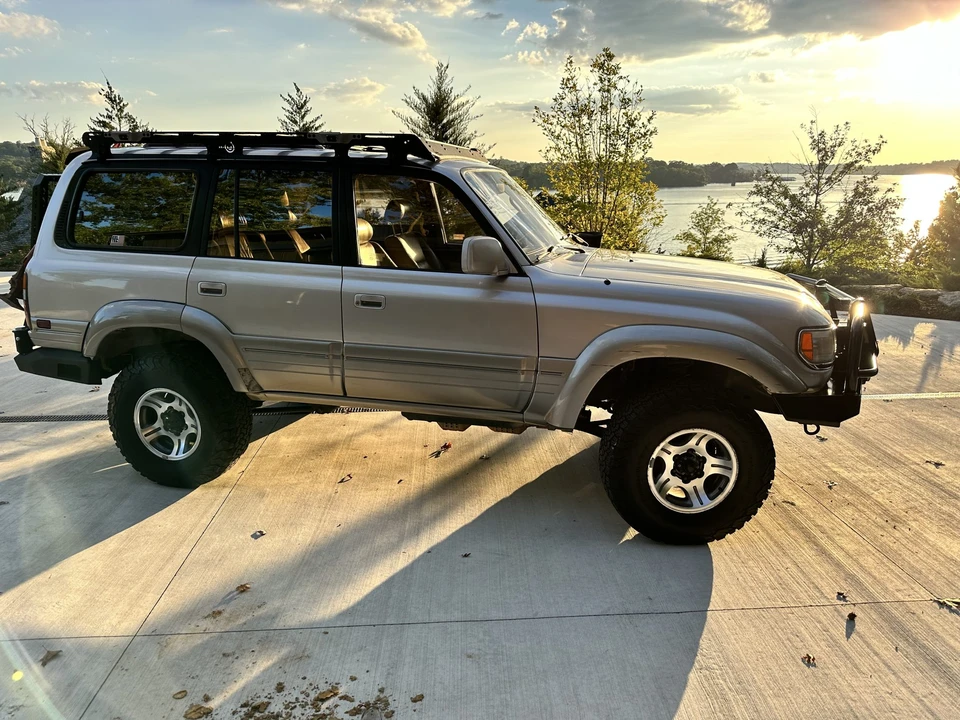 1997 Lexus LX 1st Gen - Image 6 of 31