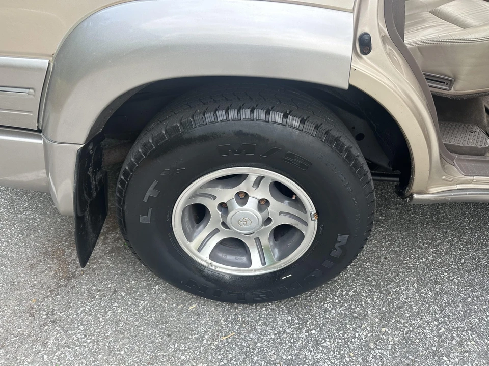 1997 Lexus LX 1st Gen - Image 14 of 31