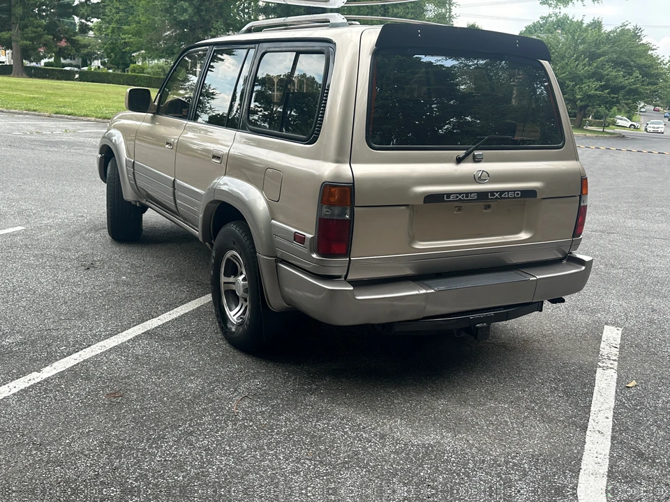 1997 Lexus LX 1st Gen - Image 4 of 31