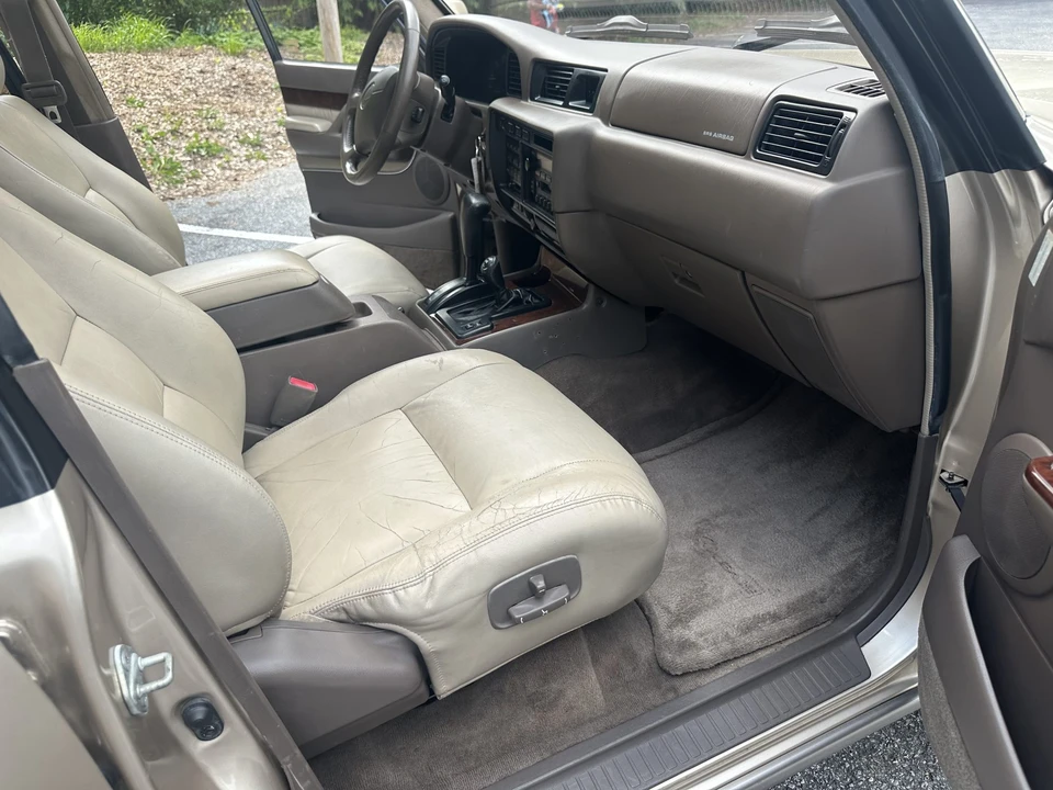 1997 Lexus LX 1st Gen - Image 18 of 31