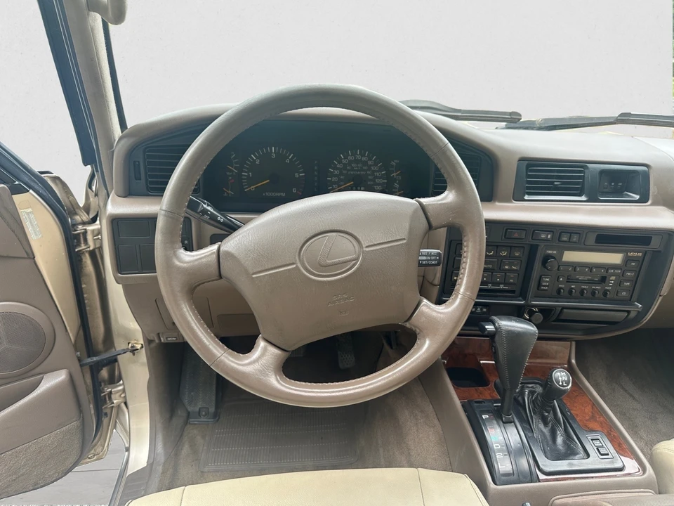 1997 Lexus LX 1st Gen - Image 24 of 31
