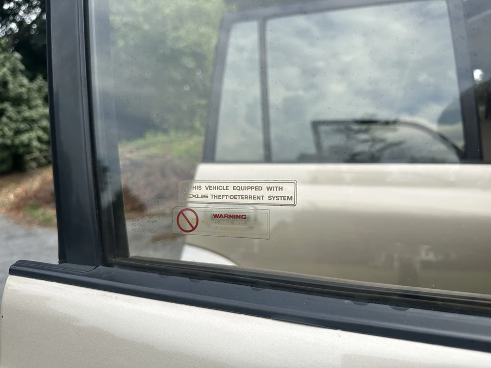 1997 Lexus LX 1st Gen - Image 11 of 31