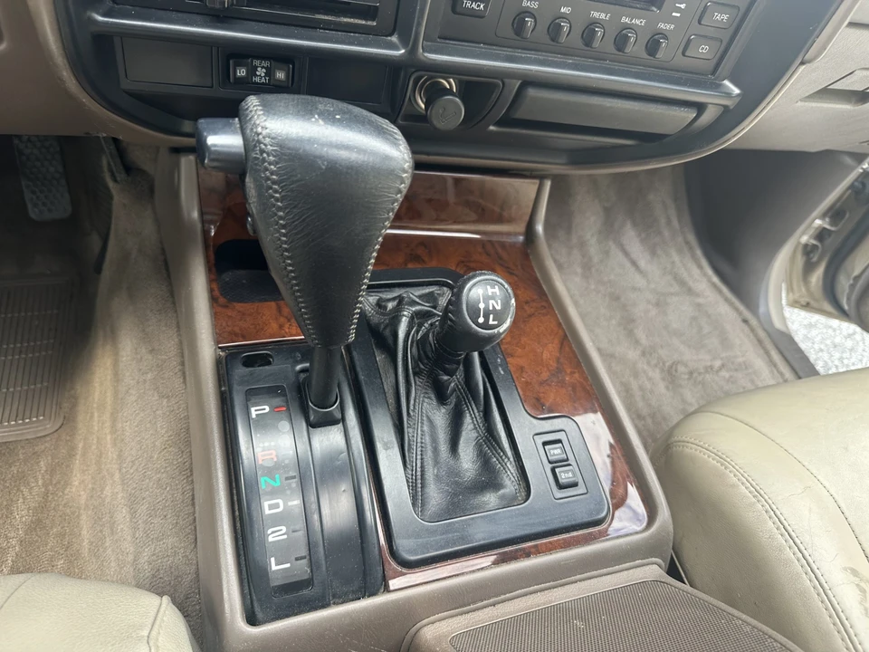 1997 Lexus LX 1st Gen - Image 30 of 31