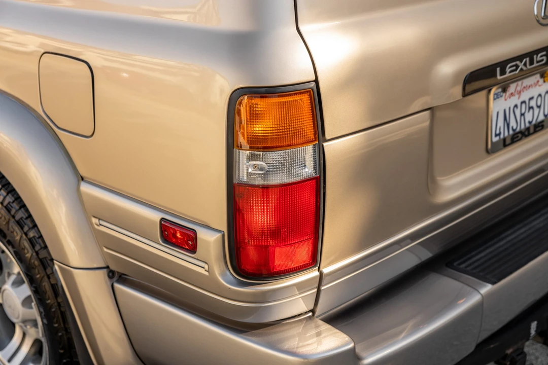 1997 Lexus LX 1st Gen - Image 29 of 31
