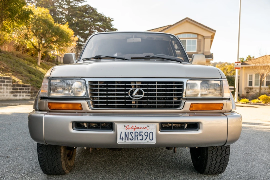 1997 Lexus LX 1st Gen - Image 4 of 31