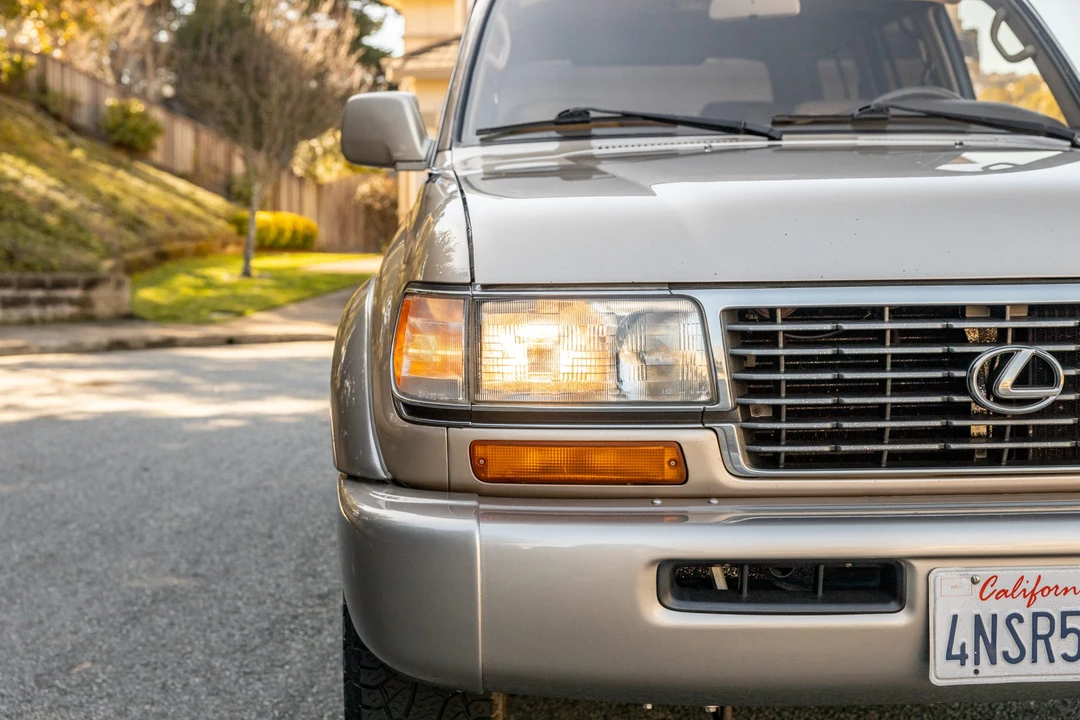 1997 Lexus LX 1st Gen - Image 17 of 31