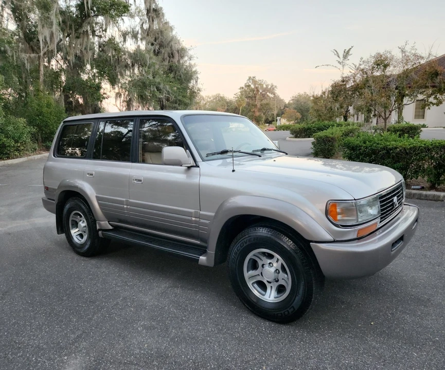 1997 Lexus LX 1st Gen - Image 17 of 31