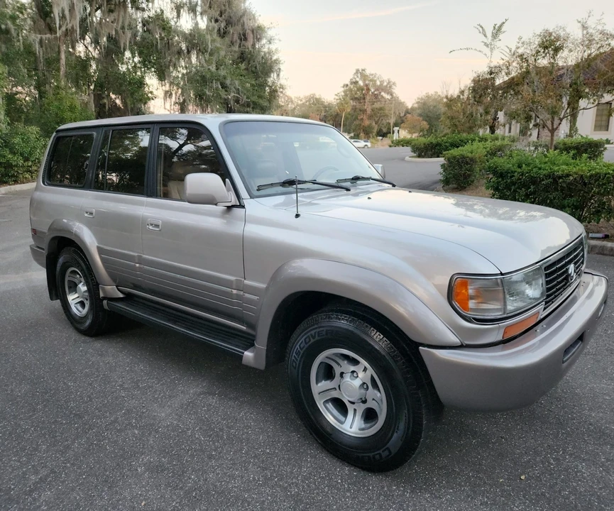 1997 Lexus LX 1st Gen - Image 19 of 31