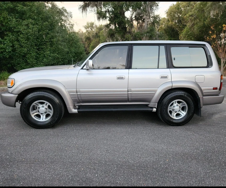 1997 Lexus LX 1st Gen - Image 6 of 31