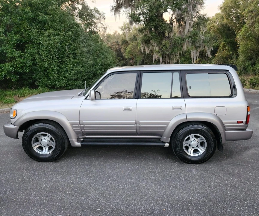 1997 Lexus LX 1st Gen - Image 5 of 31
