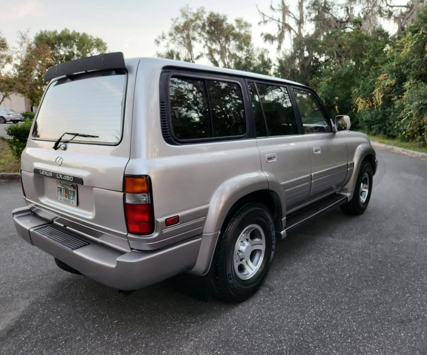1997 Lexus LX 1st Gen - Image 12 of 31