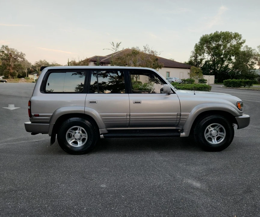 1997 Lexus LX 1st Gen - Image 14 of 31