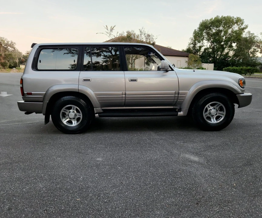 1997 Lexus LX 1st Gen - Image 15 of 31