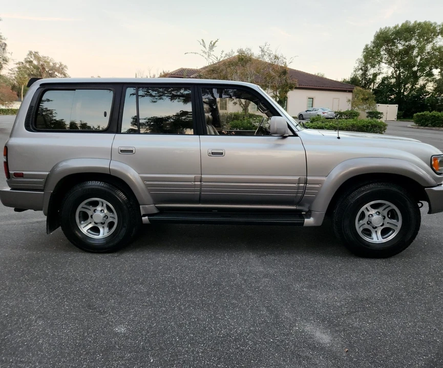 1997 Lexus LX 1st Gen - Image 16 of 31