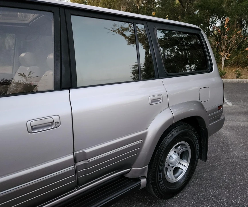 1997 Lexus LX 1st Gen - Image 25 of 31