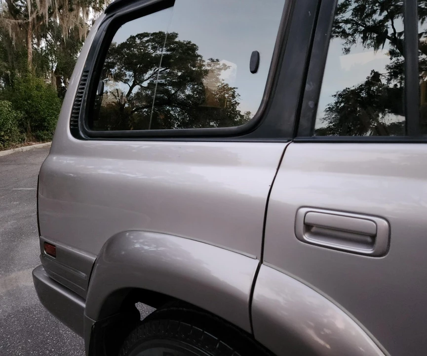 1997 Lexus LX 1st Gen - Image 27 of 31