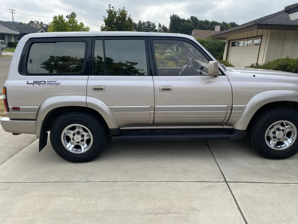 1997 Lexus LX 1st Gen - Image 22 of 31