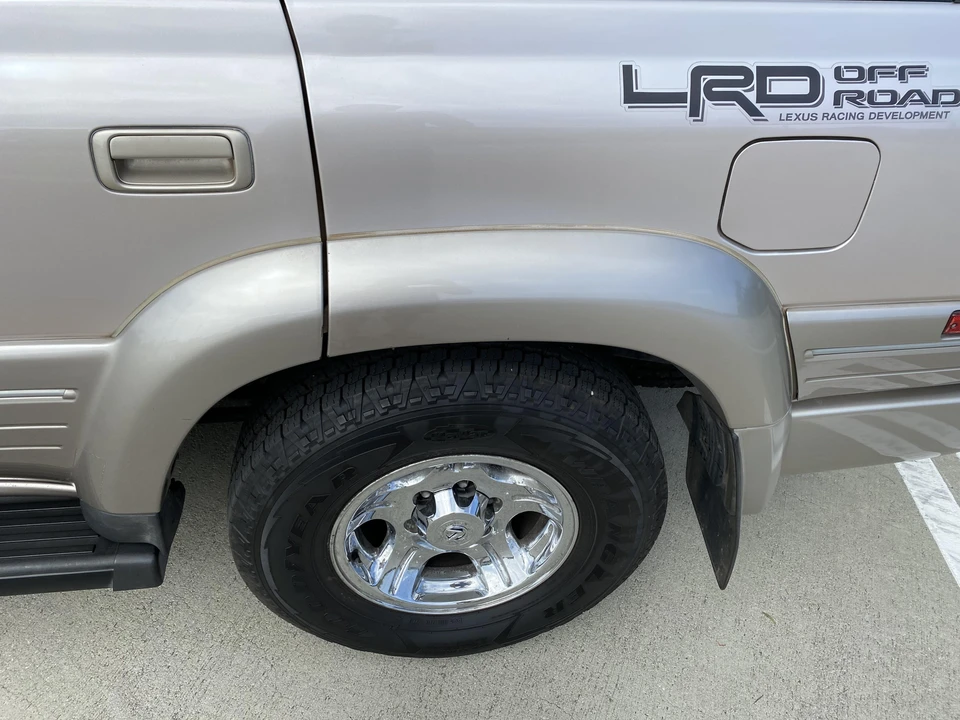 1997 Lexus LX 1st Gen - Image 30 of 31