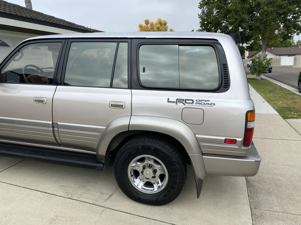 1997 Lexus LX 1st Gen - Image 16 of 31