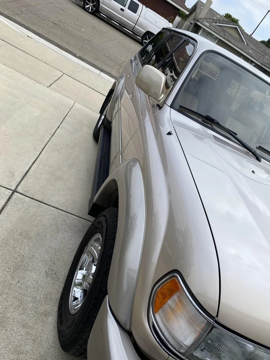 1997 Lexus LX 1st Gen - Image 24 of 31