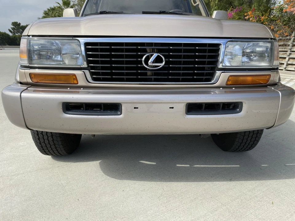 1997 Lexus LX 1st Gen - Image 4 of 31