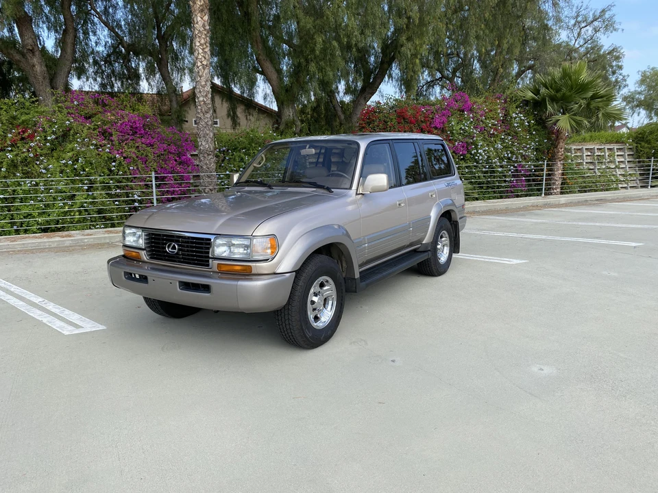 1997 Lexus LX 1st Gen - Image 9 of 31