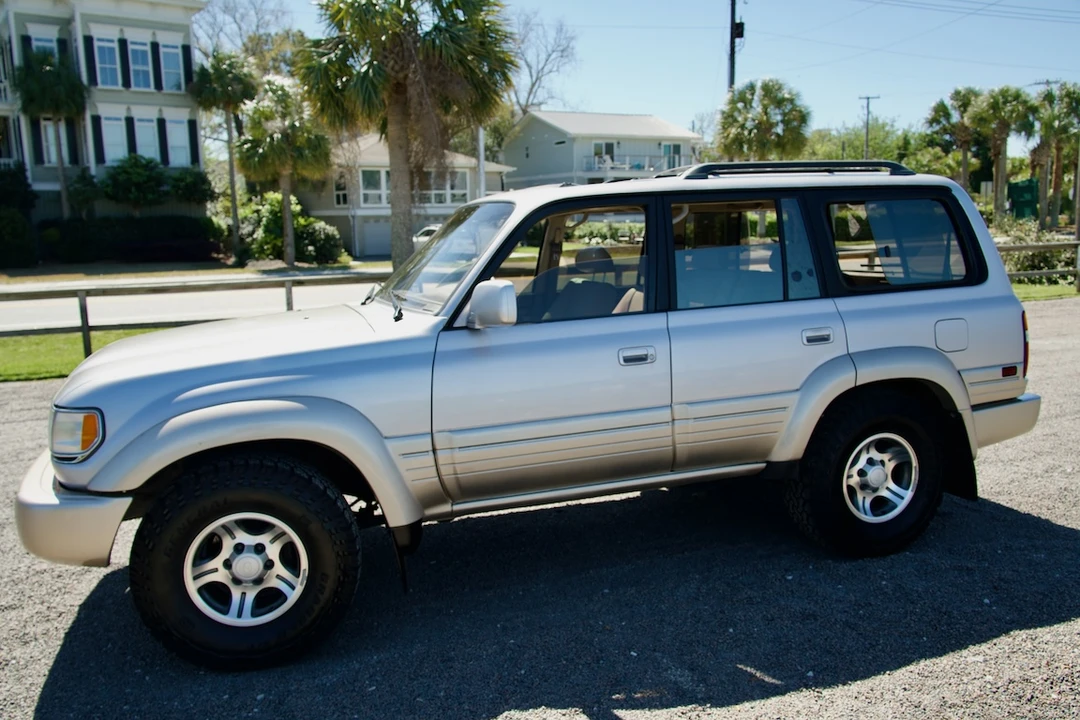 1997 Lexus LX 1st Gen - Image 27 of 31