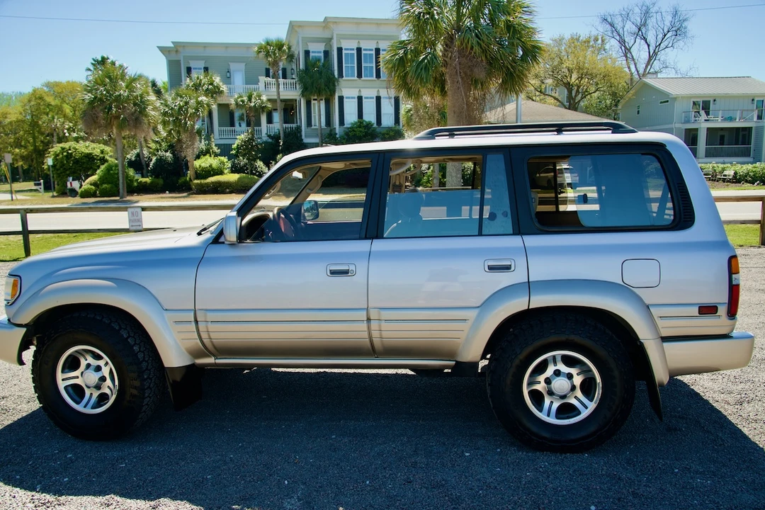 1997 Lexus LX 1st Gen - Image 26 of 31