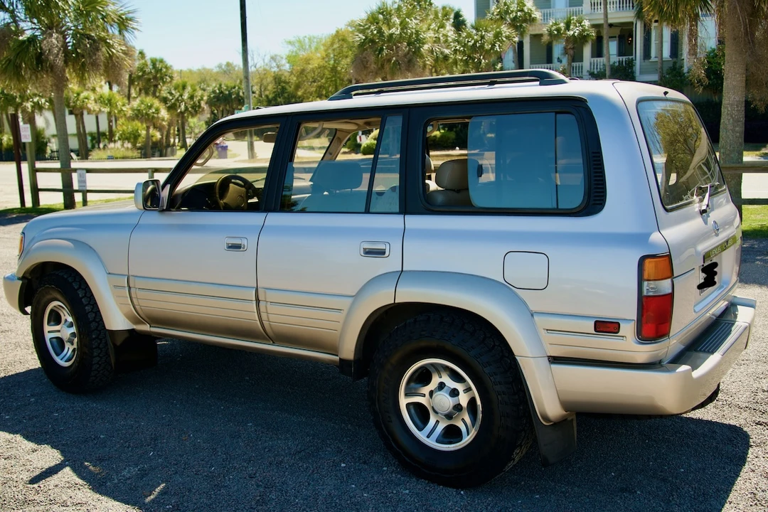 1997 Lexus LX 1st Gen - Image 24 of 31