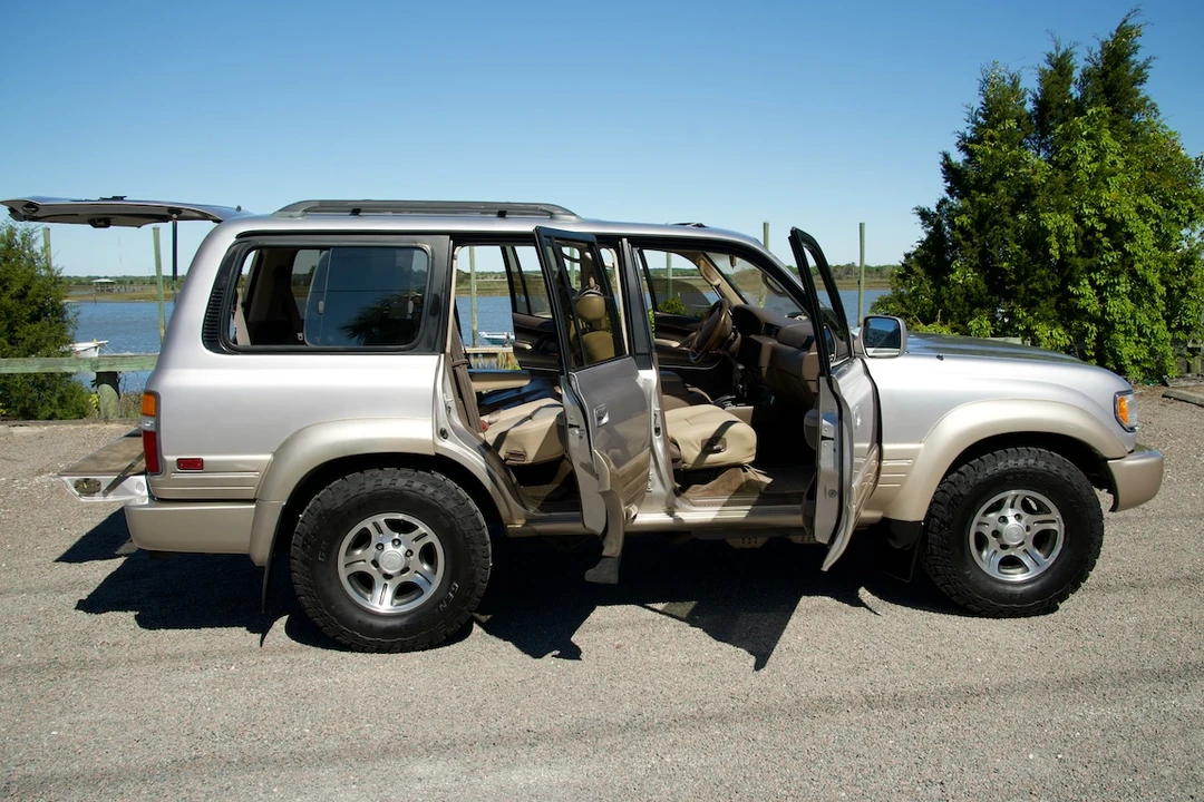 1997 Lexus LX 1st Gen - Image 30 of 31