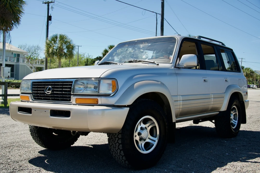1997 Lexus LX 1st Gen - Image 4 of 31