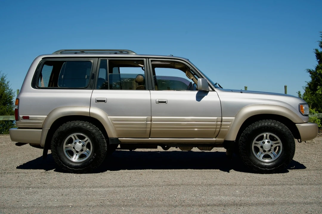 1997 Lexus LX 1st Gen - Image 18 of 31