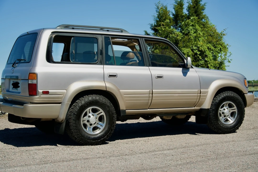 1997 Lexus LX 1st Gen - Image 19 of 31