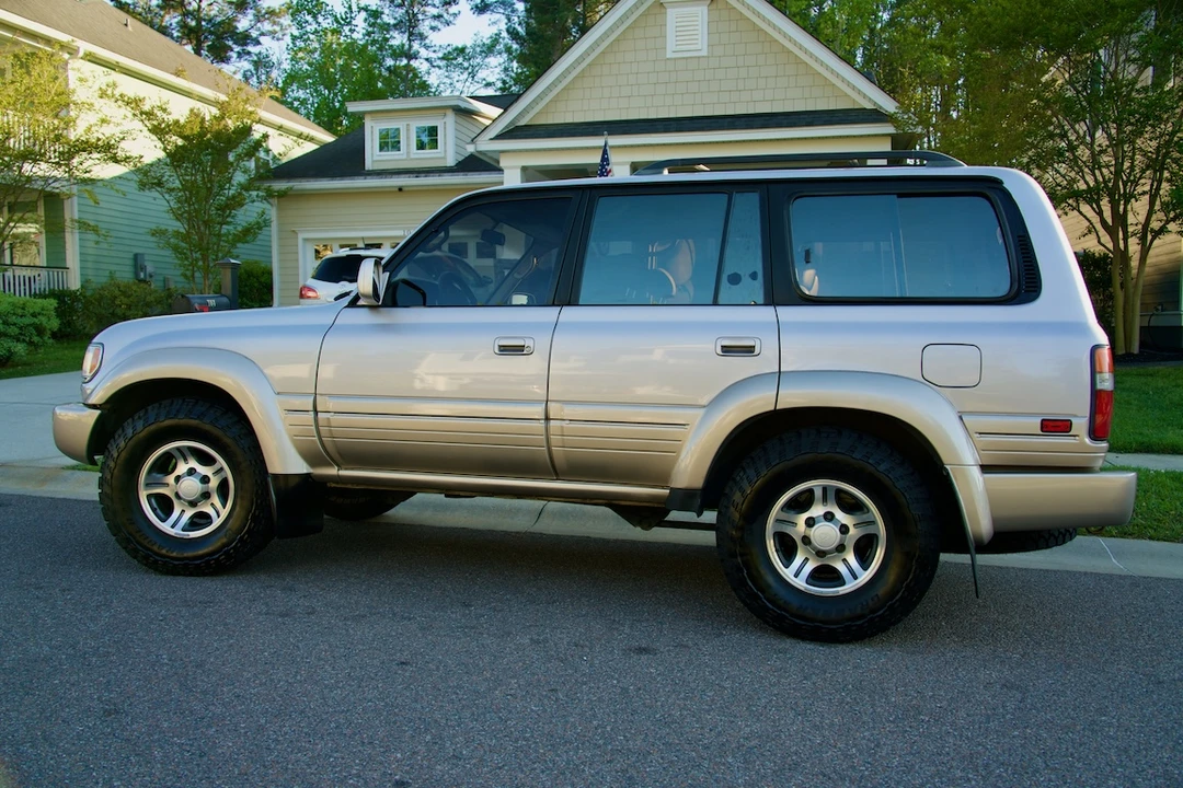 1997 Lexus LX 1st Gen - Image 25 of 31
