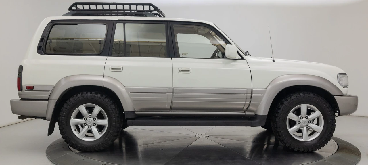 1997 Lexus LX 1st Gen - Image 17 of 31