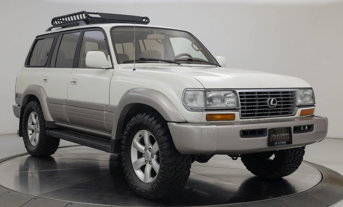 1997 Lexus LX 1st Gen - Image 18 of 31