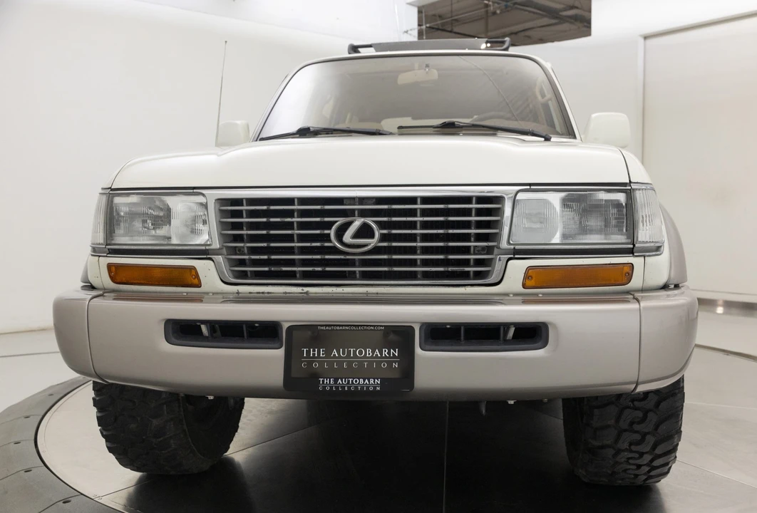 1997 Lexus LX 1st Gen - Image 9 of 31