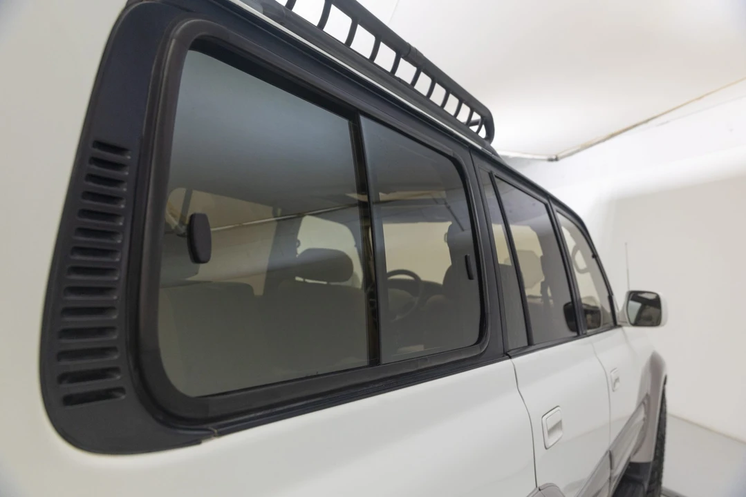 1997 Lexus LX 1st Gen - Image 25 of 31