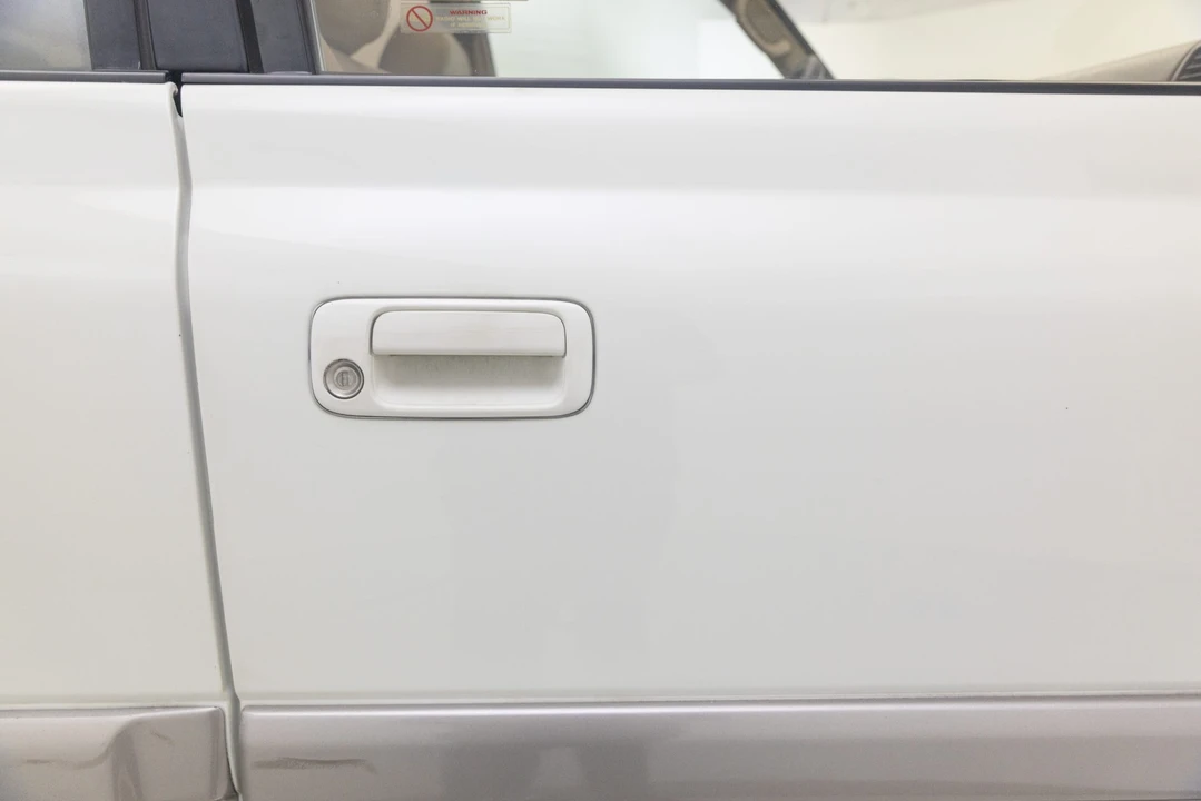 1997 Lexus LX 1st Gen - Image 23 of 31